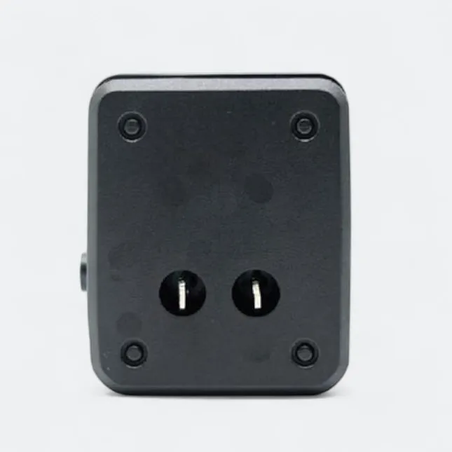 GTT4004_Plugo_Travel_Adapter_black_3 GTT4004 Plugo Travel Adapter